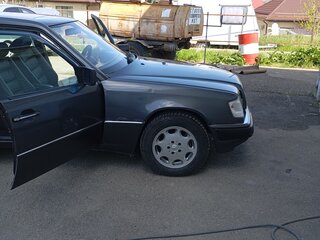 1995 Mercedes-Benz E-Класс 300 I (W124), серый, 300000 рублей, вид 2