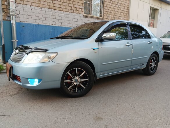 2004 Toyota Corolla IX (E120, E130), голубой, 470000 рублей