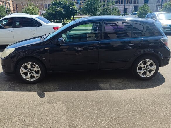 2008 Opel Astra H Рестайлинг, чёрный, 395000 рублей - вид 3