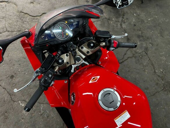 2014 Honda VFR 800, красный, 910000 рублей - вид 10