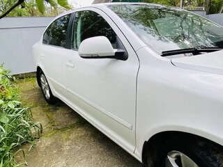 2012 Skoda Octavia II (A5) Рестайлинг, белый, 650000 рублей, вид 5