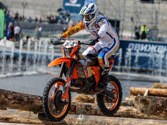 2024 KTM 300 EXC, оранжевый - вид 2