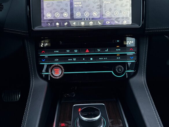2016 Jaguar F-Pace I, белый, 2400000 рублей - вид 22