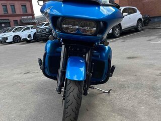 2022 Harley-Davidson Road Glide Limited, синий, 1751055 рублей, вид 4