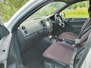 2013 Volkswagen Tiguan I Рестайлинг, белый, 900000 рублей, вид 5