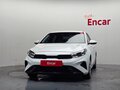 2022 Kia K3 II Рестайлинг, белый, 1720000 рублей - вид 1