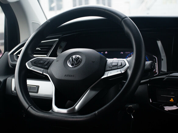 2019 Volkswagen Multivan T6 Рестайлинг, чёрный, 6500000 рублей - вид 12