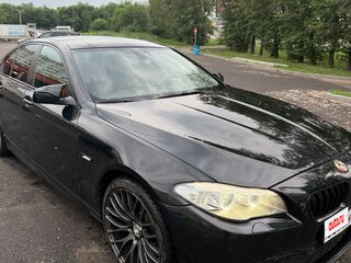 2013 BMW 5 серии 520i VI (F10/F11/F07), чёрный, 1800000 рублей, вид 3