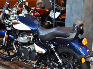 2026 Royal Enfield Super Meteor, синий, 792000 рублей, вид 4