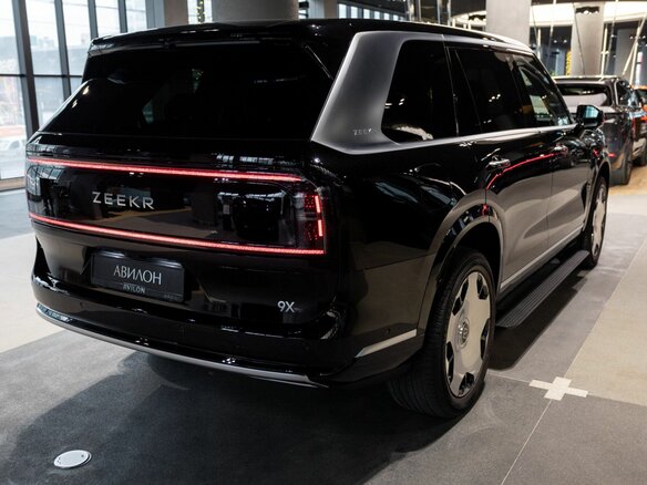 2025 Zeekr 9X 70 kWh, чёрный - вид 6