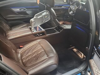 2020 BMW 7 серии Long M760Li xDrive VI (G11/G12) Рестайлинг, чёрный, 6900000 рублей, вид 5
