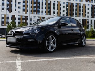 2011 Volkswagen Golf R VI, чёрный, 1550000 рублей, вид 2