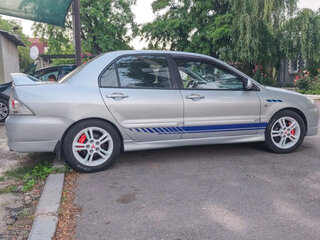 2005 Mitsubishi Lancer IX Рестайлинг, серебристый, 550000 рублей, вид 3