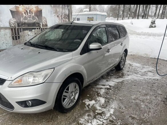 2011 Ford Focus II Рестайлинг, серебристый, 350000 рублей - вид 2
