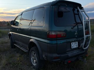 1996 Mitsubishi Delica IV, зелёный, 1100000 рублей, вид 2