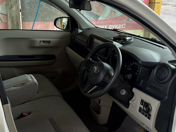 2017 Toyota Passo III, белый, 1070000 рублей - вид 17