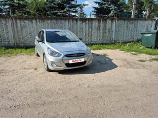 2011 Hyundai Solaris I, серебристый, 650000 рублей, вид 2