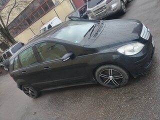 2006 Mercedes-Benz B-Класс 180 I (W245), чёрный, 520000 рублей, вид 2