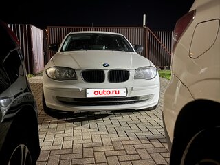 2010 BMW 1 серии 116i I (E81/E82/E87/E88) Рестайлинг, белый, 700000 рублей, вид 2