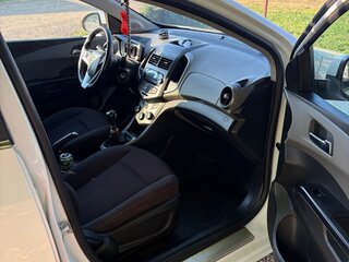 2012 Chevrolet Aveo II, белый, 550000 рублей, вид 4