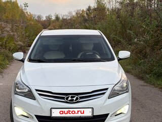 2015 Hyundai Solaris I Рестайлинг, белый, 1020000 рублей, вид 2