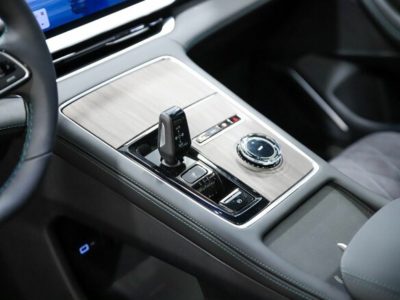 2026 Geely Monjaro I, чёрный - вид 8