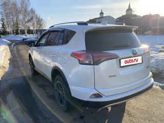 2017 Toyota RAV4 IV (XA40) Рестайлинг, белый, 2850000 рублей, вид 3