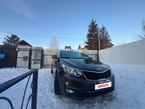 2015 Kia Rio III Рестайлинг, коричневый, 520000 рублей