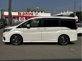 2021 Honda Stepwgn Spada V Рестайлинг, белый, 1950000 рублей, вид 3