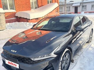 2022 Kia K5 III, серый, 2450000 рублей, вид 1