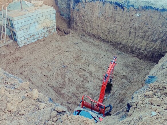 1999 Takeuchi TB135, оранжевый - вид 2