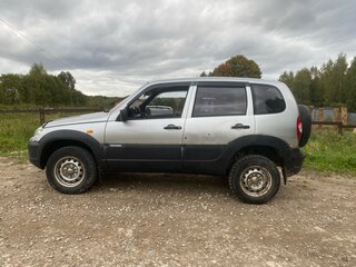 2011 Chevrolet Niva I Рестайлинг, серебристый, 310000 рублей, вид 4