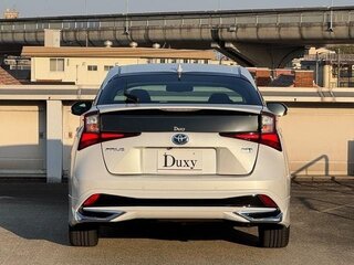 2022 Toyota Prius IV Рестайлинг (XW50), белый, 1620555 рублей, вид 4