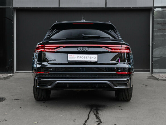 2020 Audi Q8 55 TFSI I (4M), чёрный, 6000000 рублей - вид 4
