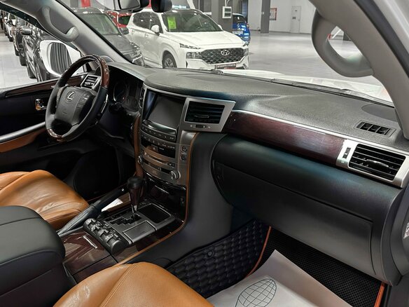 2012 Lexus LX 570 III Рестайлинг, белый, 4190000 рублей - вид 13