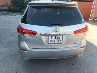 2010 Toyota Wish II, серебристый, 1700000 рублей, вид 4