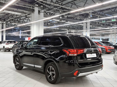 2015 Mitsubishi Outlander III Рестайлинг 2, чёрный, 1479000 рублей, вид 4