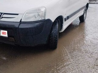 2010 Peugeot Partner II, белый, 330000 рублей, вид 3