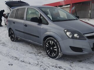 2011 Opel Zafira B Рестайлинг, серебристый, 700000 рублей, вид 4