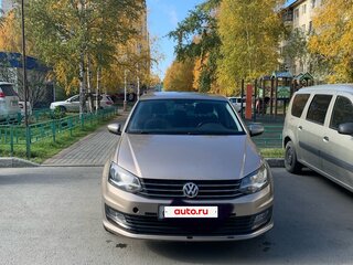 2016 Volkswagen Polo V Рестайлинг, бежевый, 1050000 рублей, вид 1