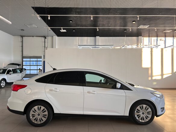2017 Ford Focus III Рестайлинг, белый, 1249000 рублей - вид 7