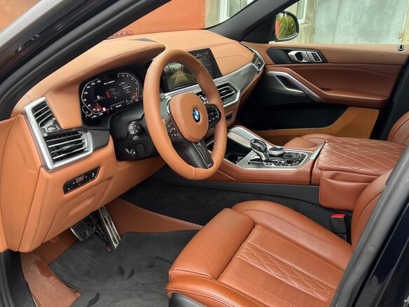 2021 BMW X6 40i III (G06), серый, 7850000 рублей - вид 6