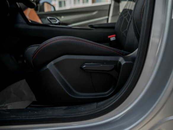 2025 Geely Cityray, серебристый, 2909990 рублей - вид 20
