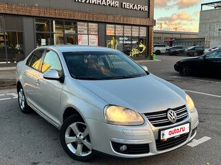 2010 Volkswagen Jetta V, серебристый, 390000 рублей, вид 1