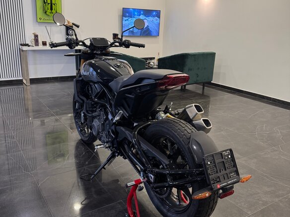 2019 Indian FTR 1200, чёрный, 999999 рублей - вид 5