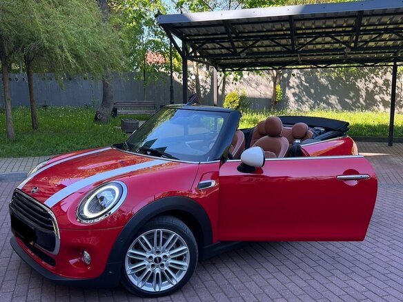 2019 Mini Cabrio Cooper D III Рестайлинг, красный, 1990000 рублей