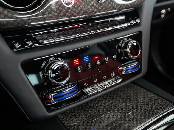 2022 Rolls-Royce Ghost Black Badge II (Series I), чёрный - вид 15