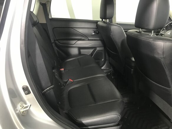 2016 Mitsubishi Outlander III Рестайлинг 2, серебристый - вид 12