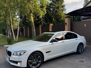 2012 BMW 7 серии Long 740Li xDrive V (F01/F02/F04) Рестайлинг, белый, 3100000 рублей, вид 2