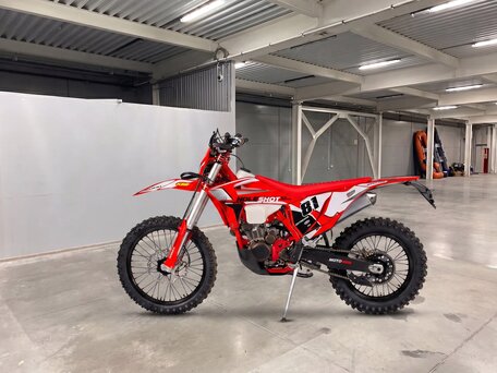 2026 Regulmoto Holeshot, красный, 176900 рублей, вид 2